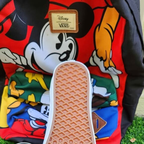 Brand New Vans x Disney Sk8-Hi Sneakers Size 9.5 + Matching Backpack - Picture 4 of 4